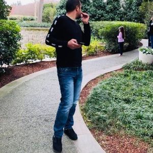 Meet your Posher, Yazan